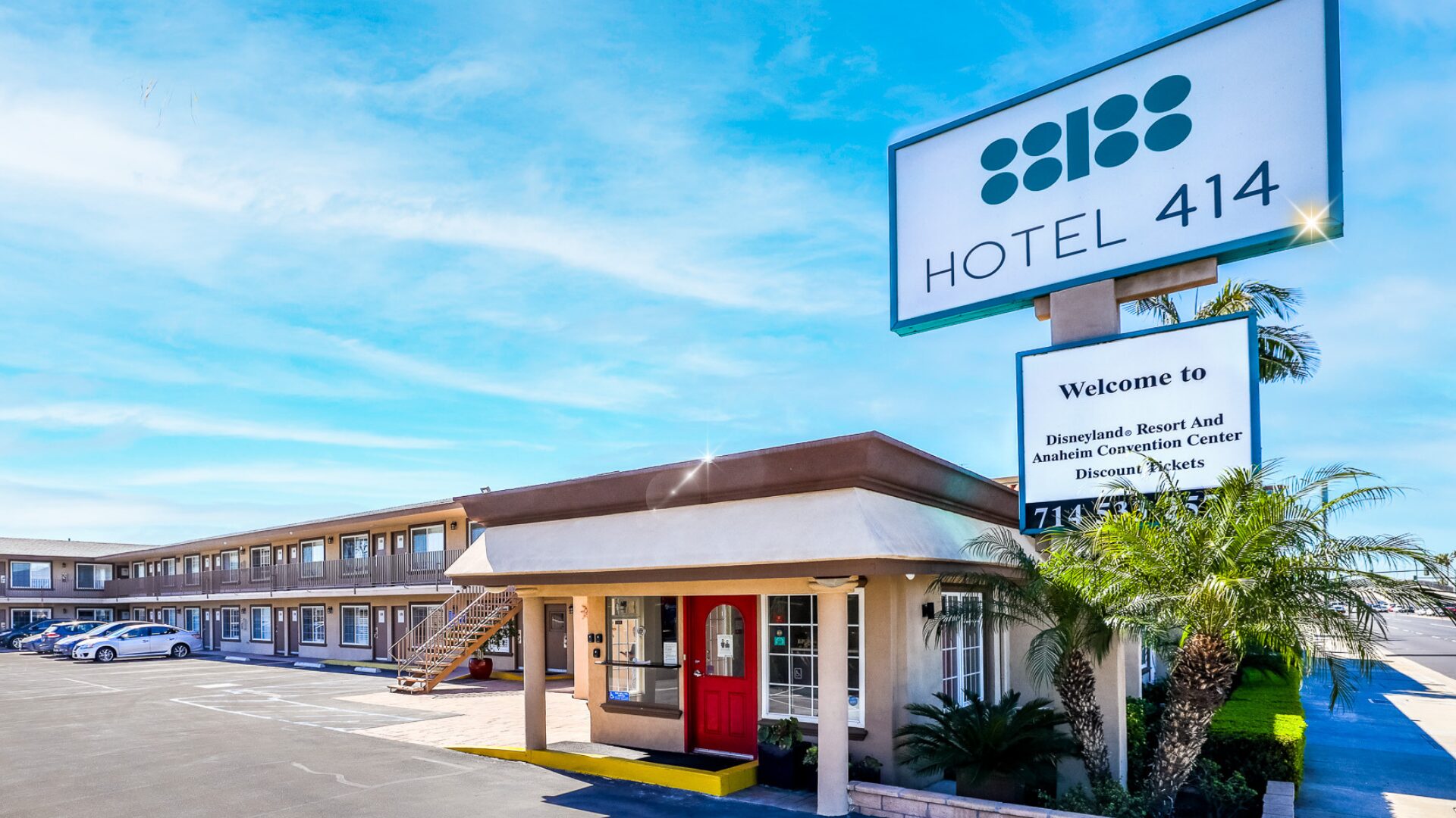 Hotel 414 Anaheim exterior.